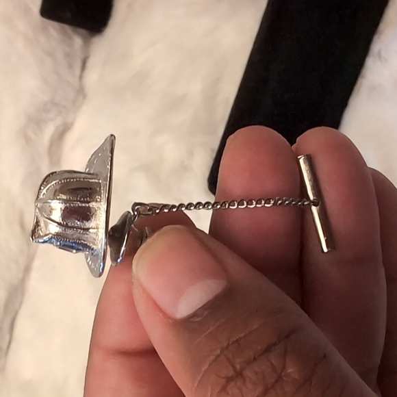 Silver Toned Firefighters Hat Tie Pin - Picture 9 of 12